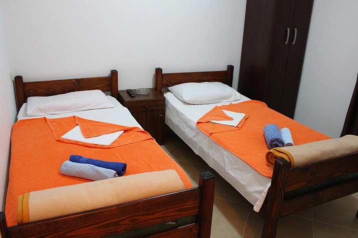 kreveti smestaj budva apartmani cena