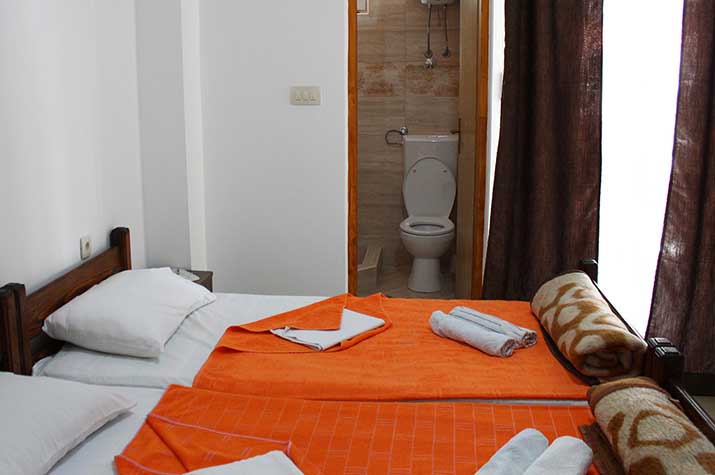 soba kupatilom budva blizu plaze