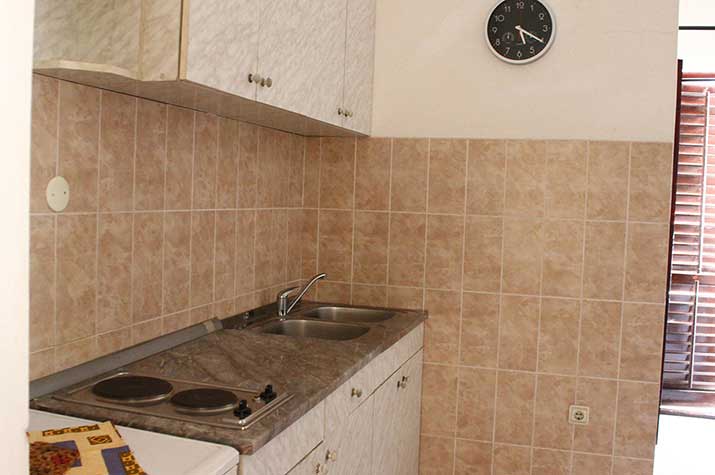 apartman parking cena stanica